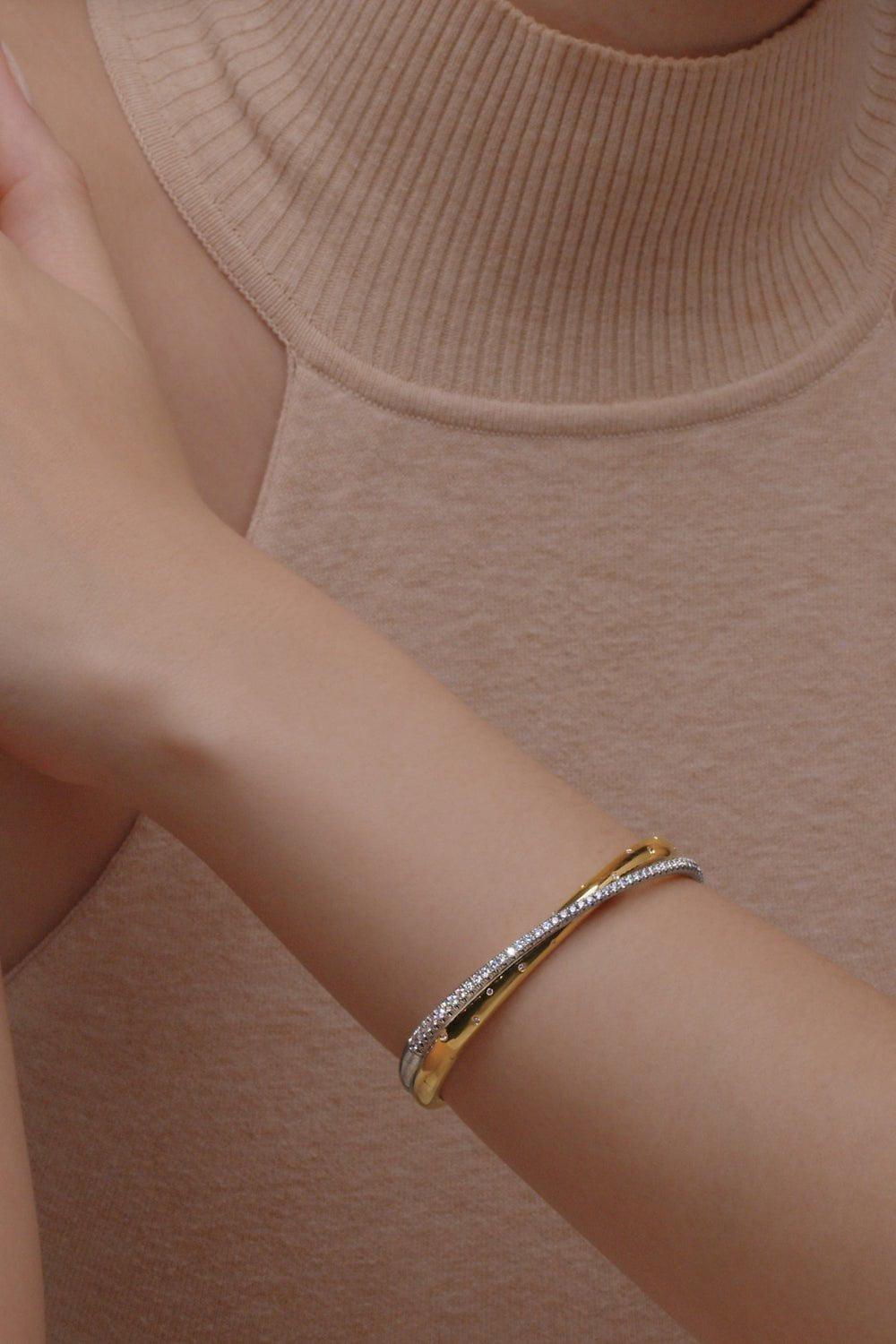 KWIAT-Two Tone Orbit Crossover Bangle-YELLOW GOLD