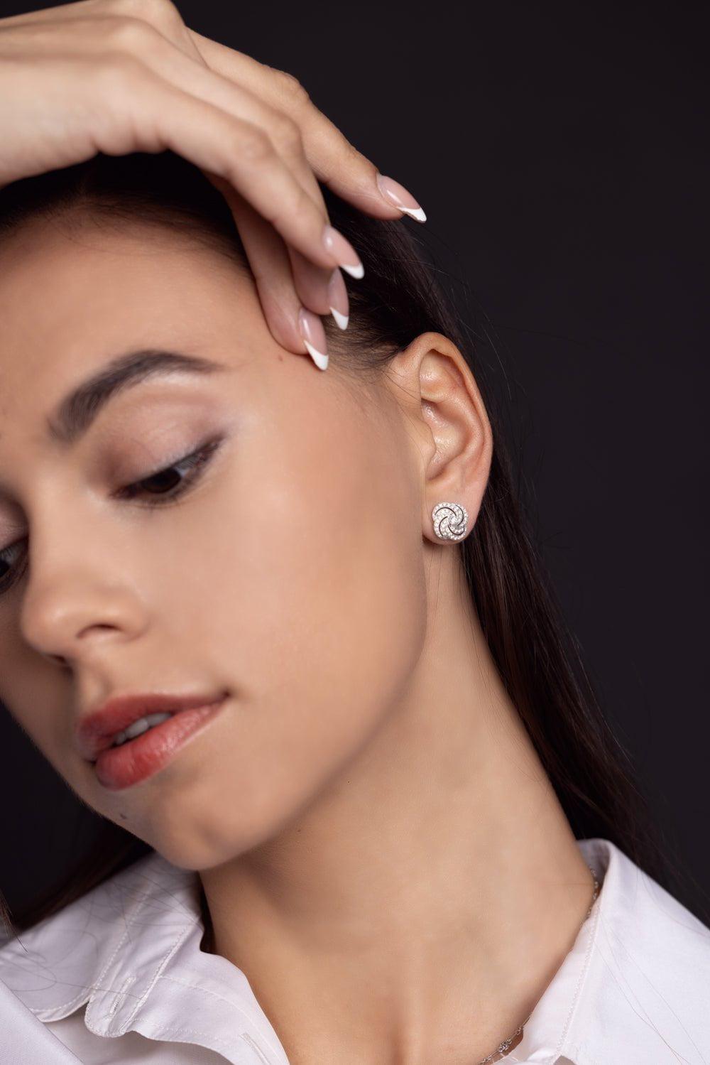KWIAT-Splendor Clover Swirl Stud Earring-WHITE GOLD