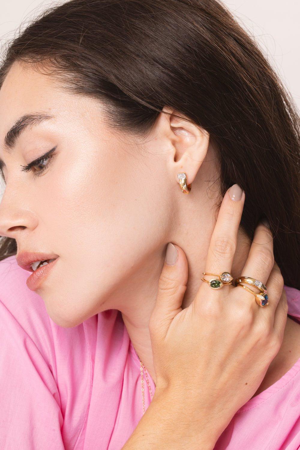 KWIAT-Cobblestone Accent Huggie Earrings-YELLOW GOLD