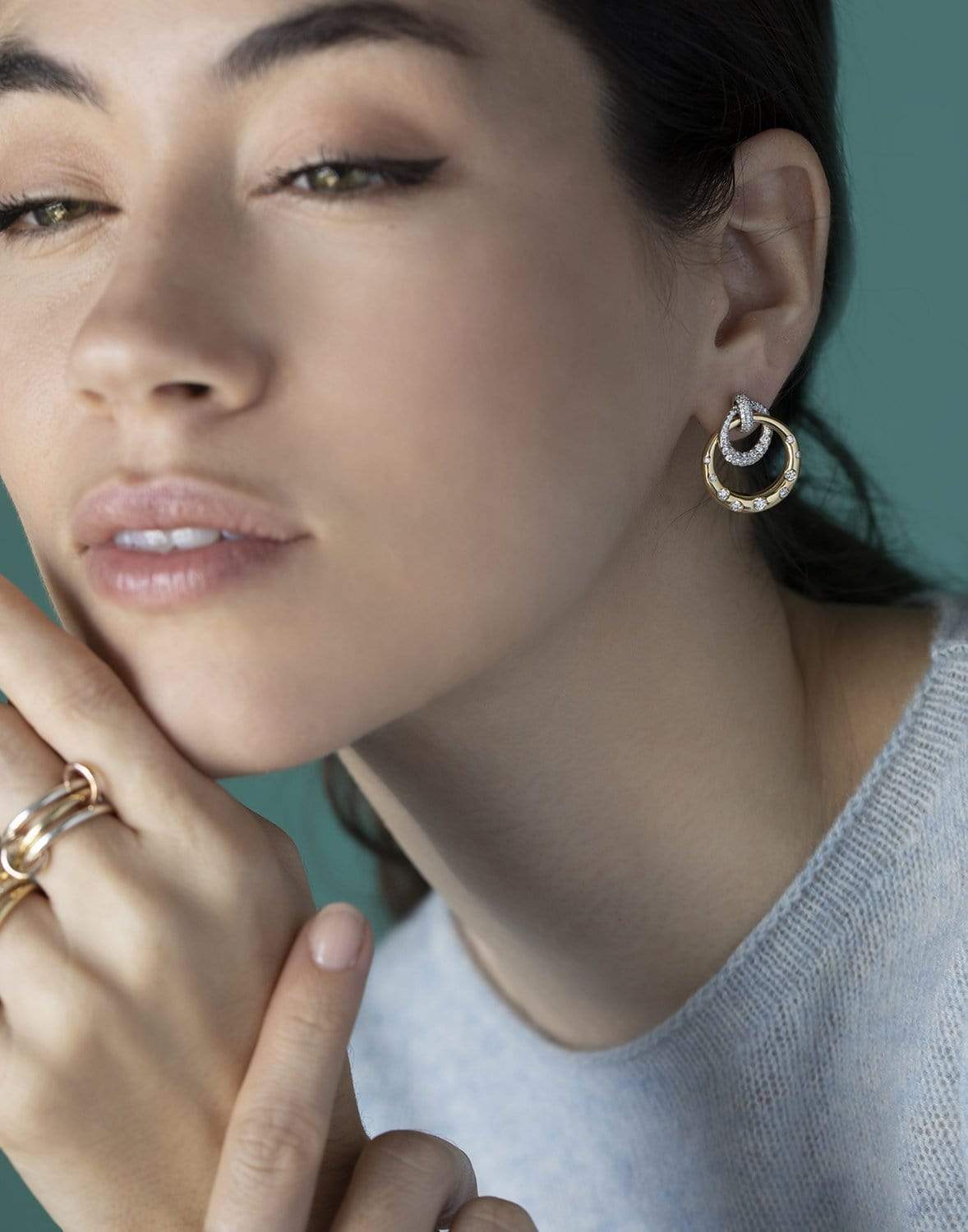 KWIAT-Cobblestone Diamond Interlock Earrings-YELLOW GOLD