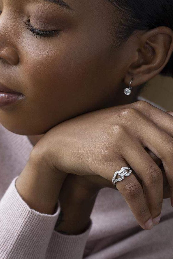 KWIAT-East-West Ashoka Diamond Ring-PLATINUM