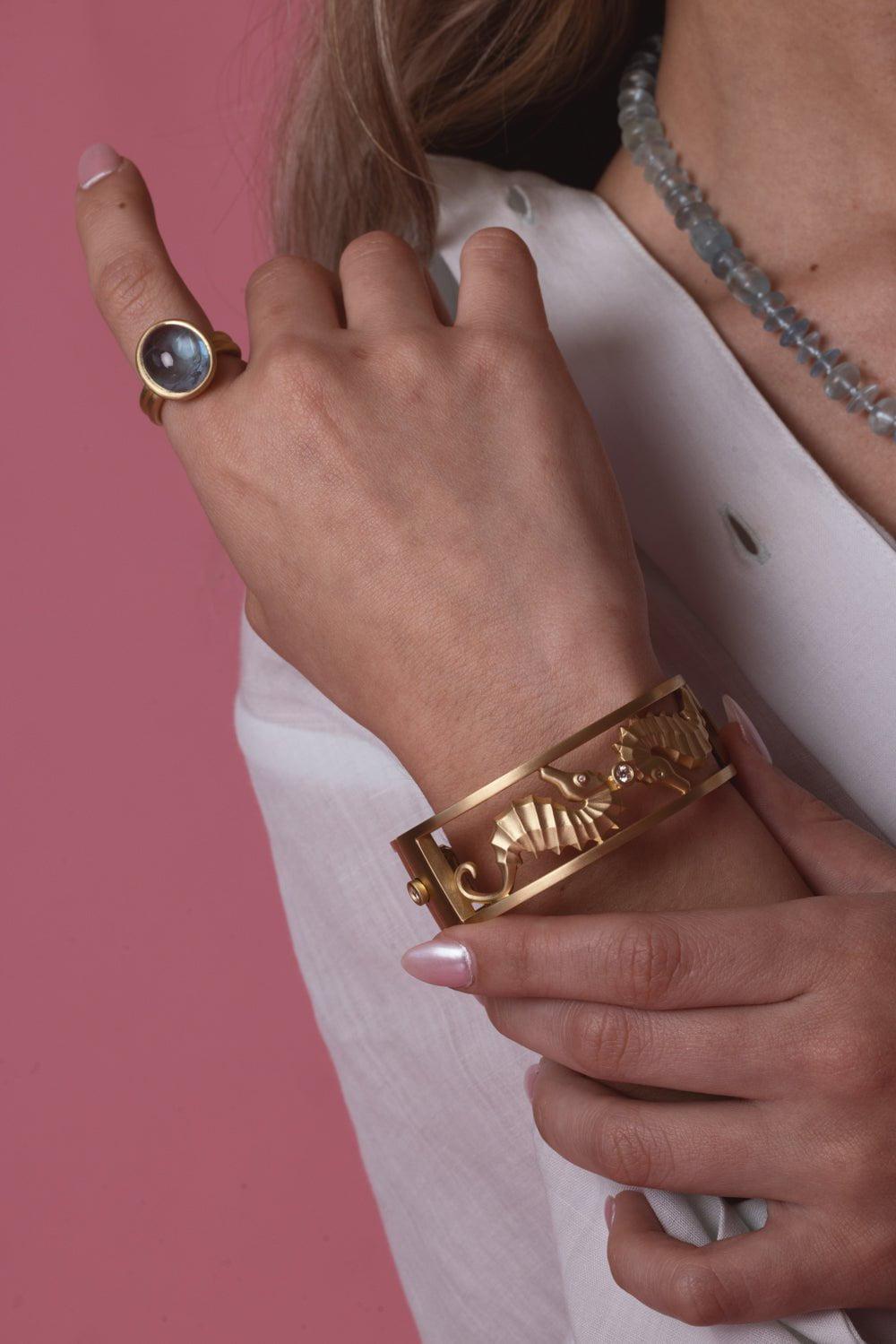 LEIGH MAXWELL-Seahorse Diamond Bracelet-YELLOW GOLD