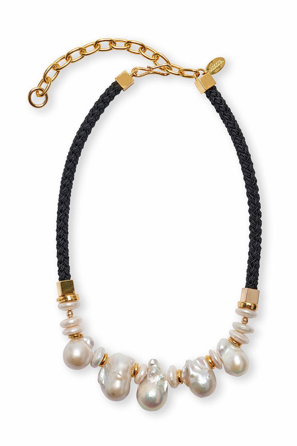 PEARL PLAZA COLLAR NECKLACE-BLACK-18-JEWELRYBOUTIQUENECKLACE O-LIZZIE FORTUNATO