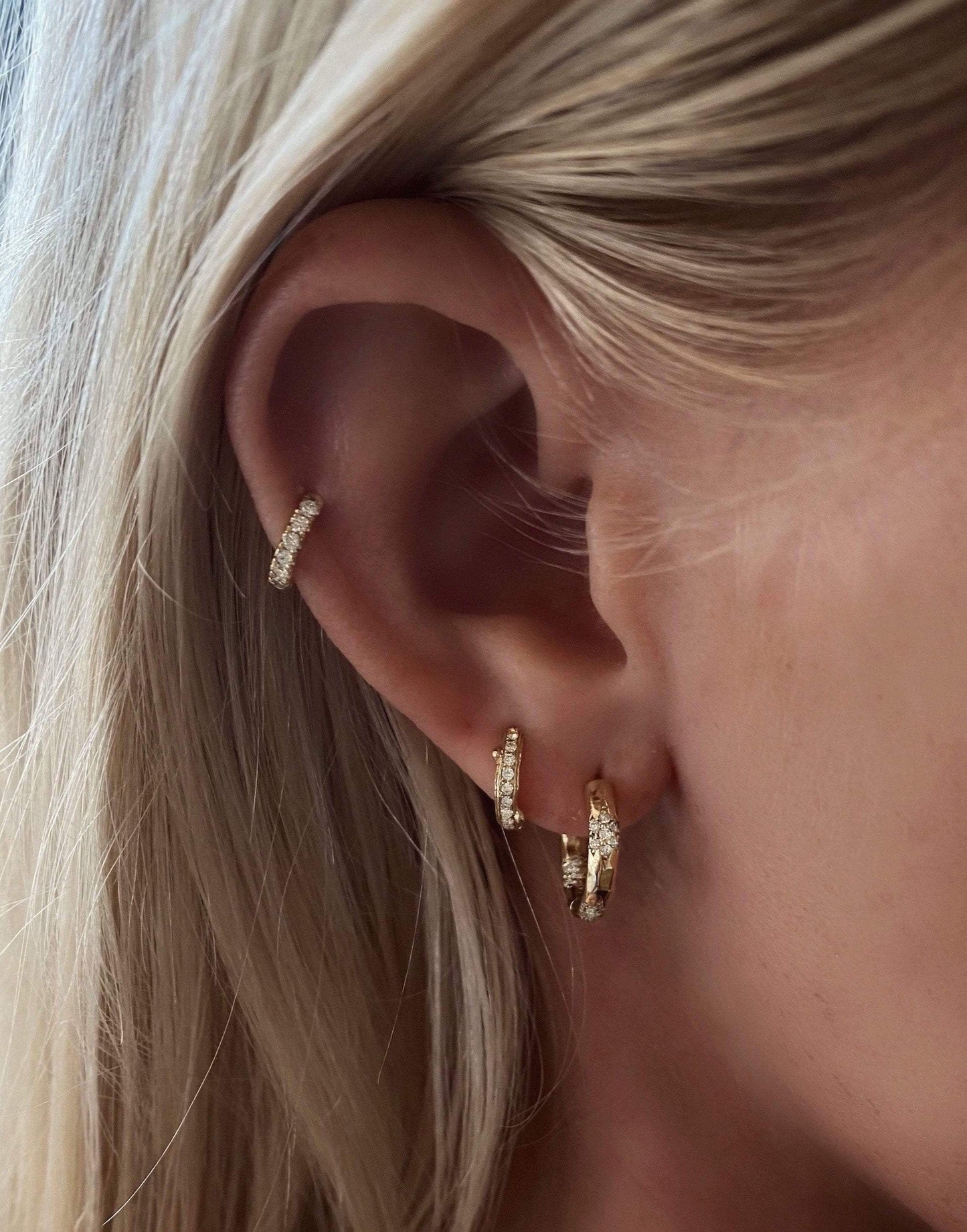 LOGAN HOLLOWELL-Small Sevenfold Diamond Hoops-YELLOW GOLD