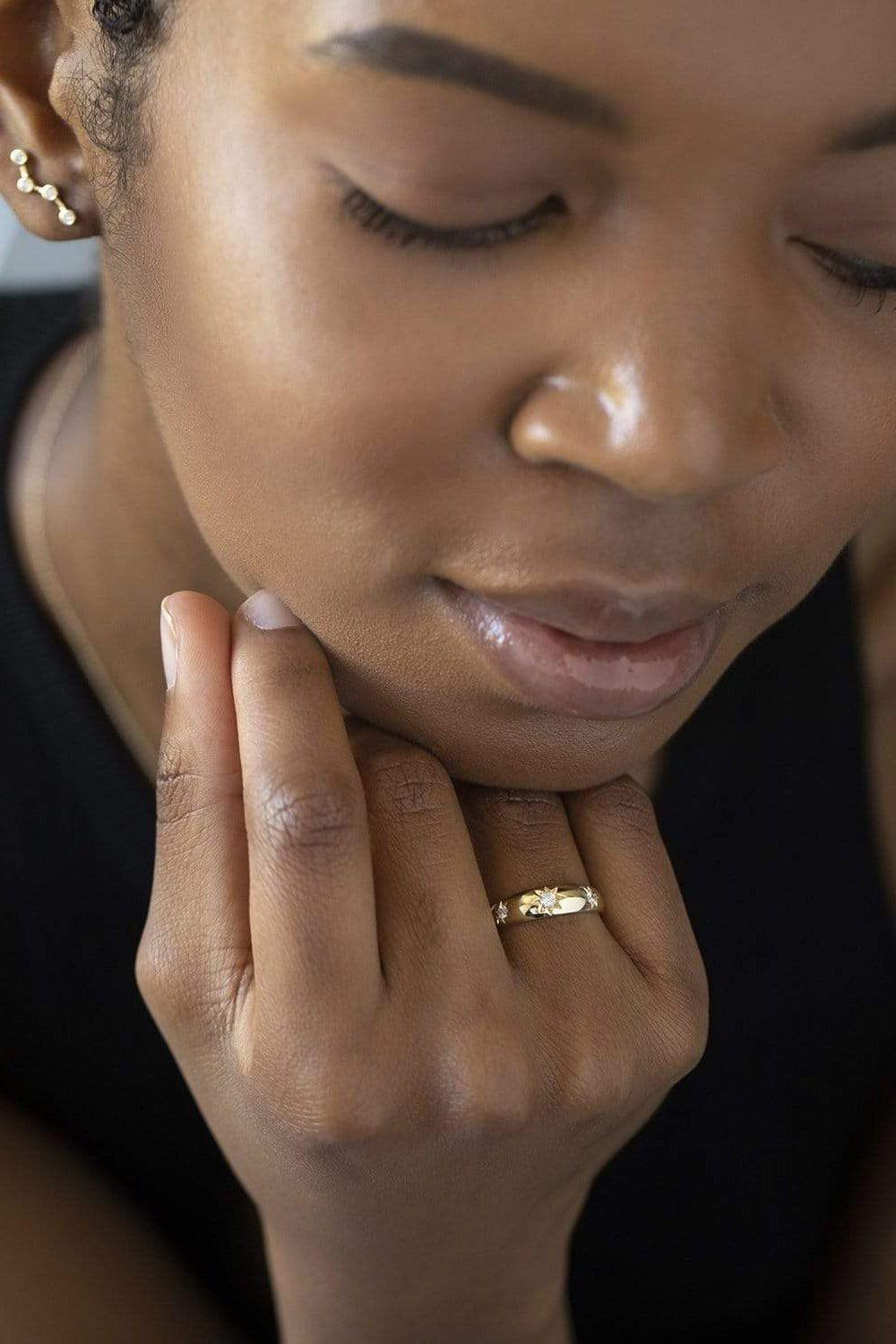 LOGAN HOLLOWELL-Star Set Rounded Ring-YELLOW GOLD