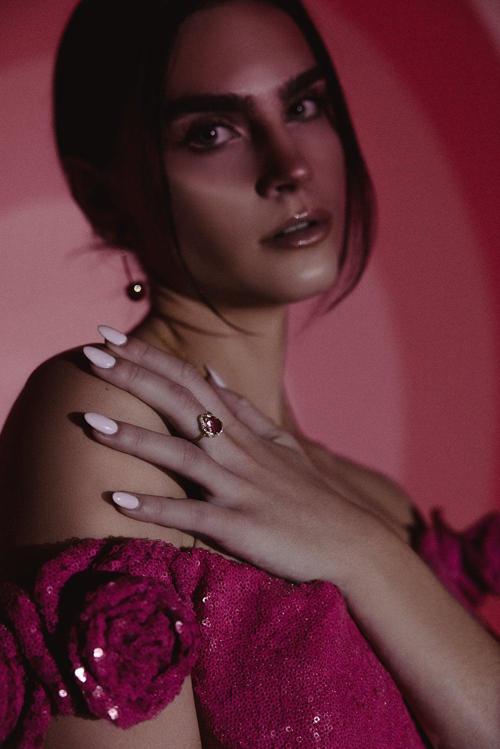 LOGAN HOLLOWELL-Baby Queen Full Pavé Halo Water Drop Pink Sapphire Ring-YELLOW GOLD