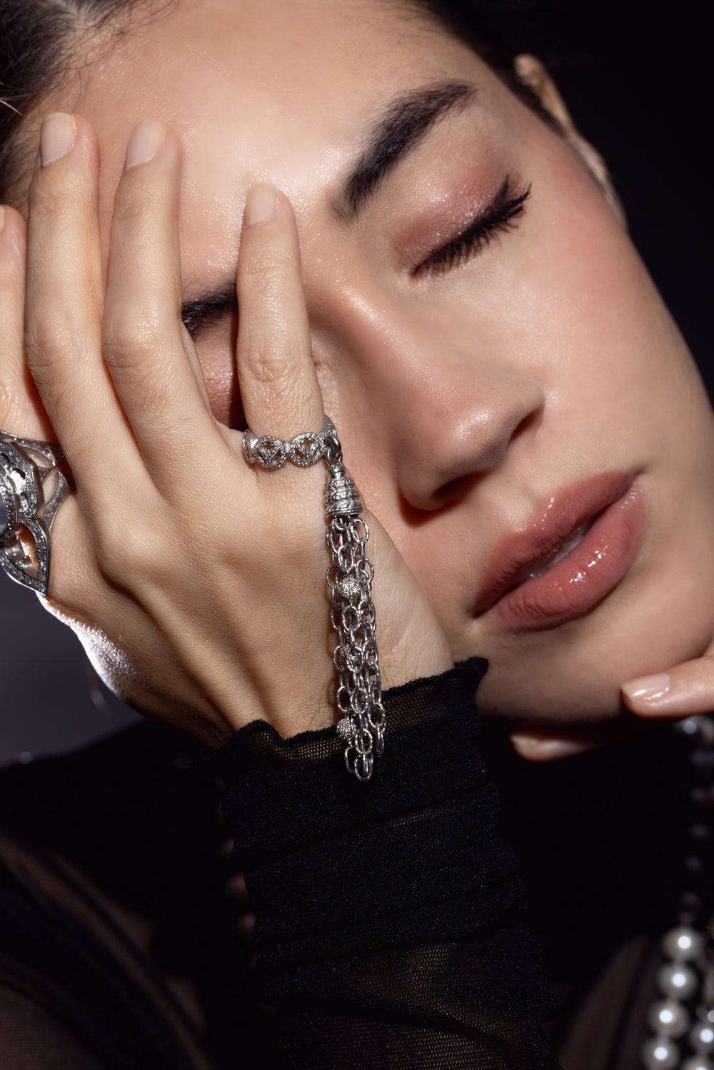 LOREE RODKIN-Tiny Tassel Band Ring-WHITE GOLD