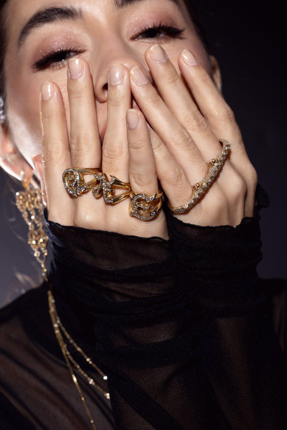 LOREE RODKIN-Gothic V Ring-YELLOW GOLD
