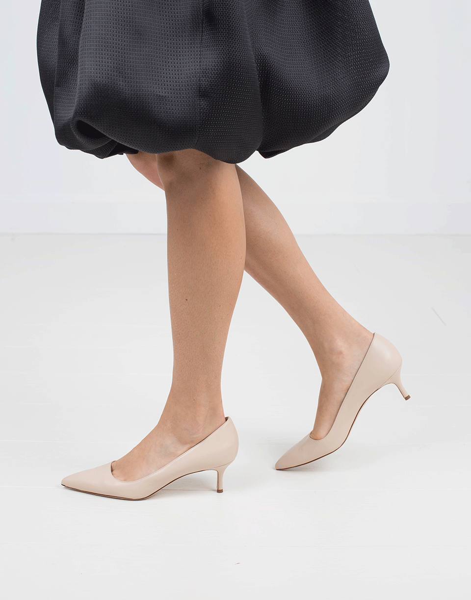 MANOLO BLAHNIK-Calf Pump-