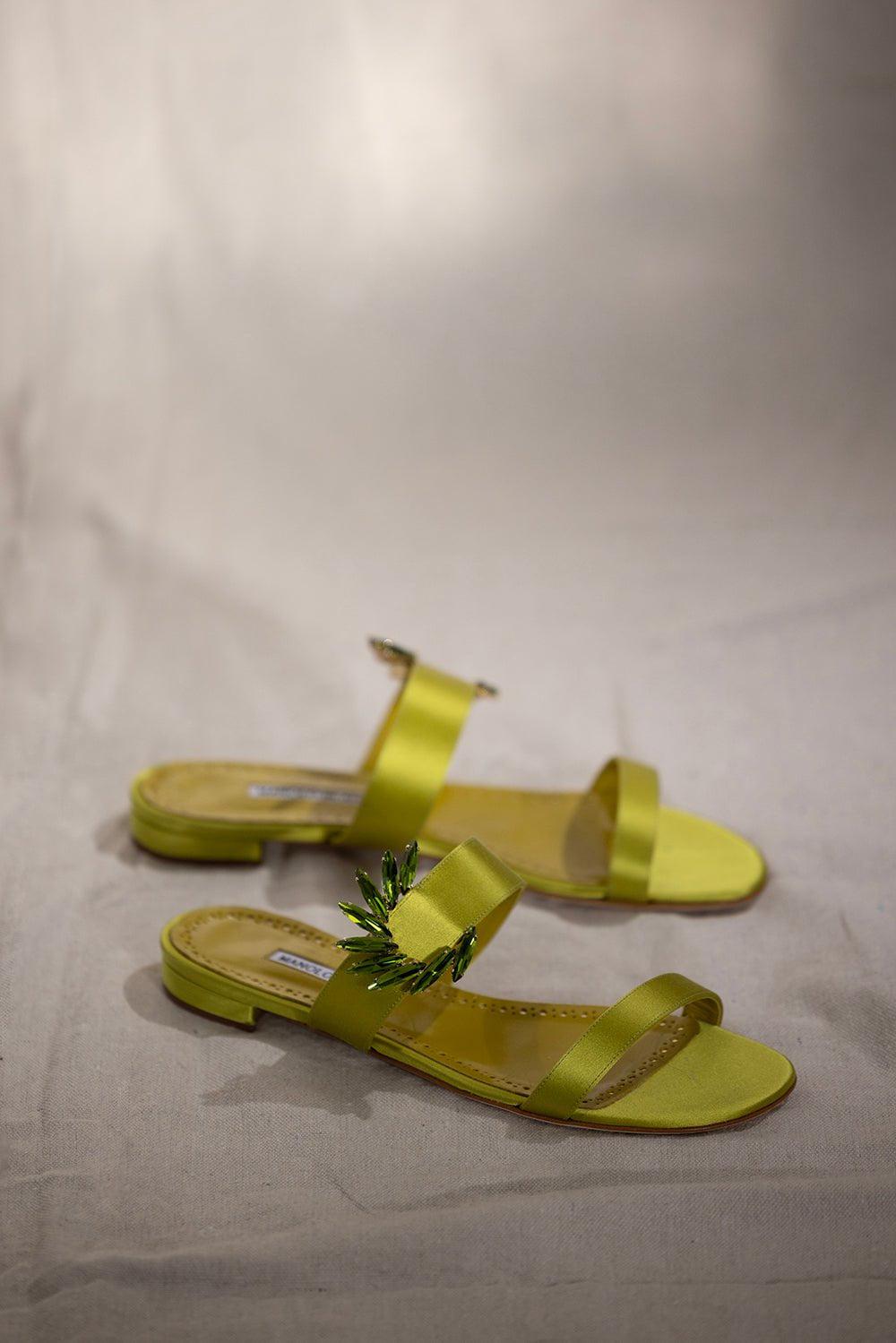 MANOLO BLAHNIK-Chivela Flat-