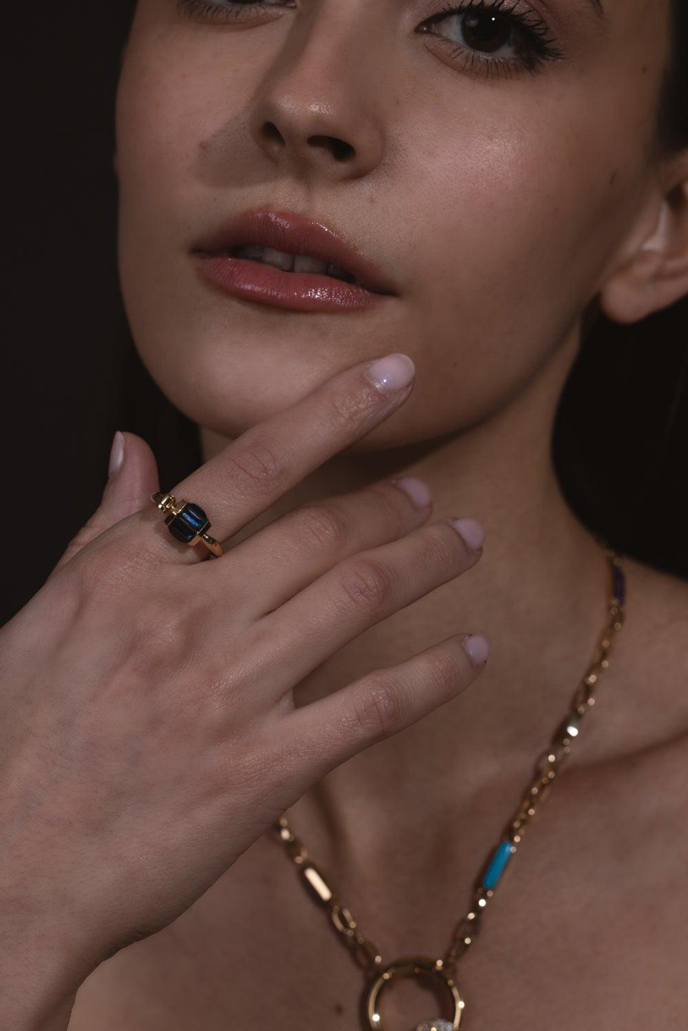MARLA AARON-Total Baguette Trundle Lock Ring-YELLOW GOLD