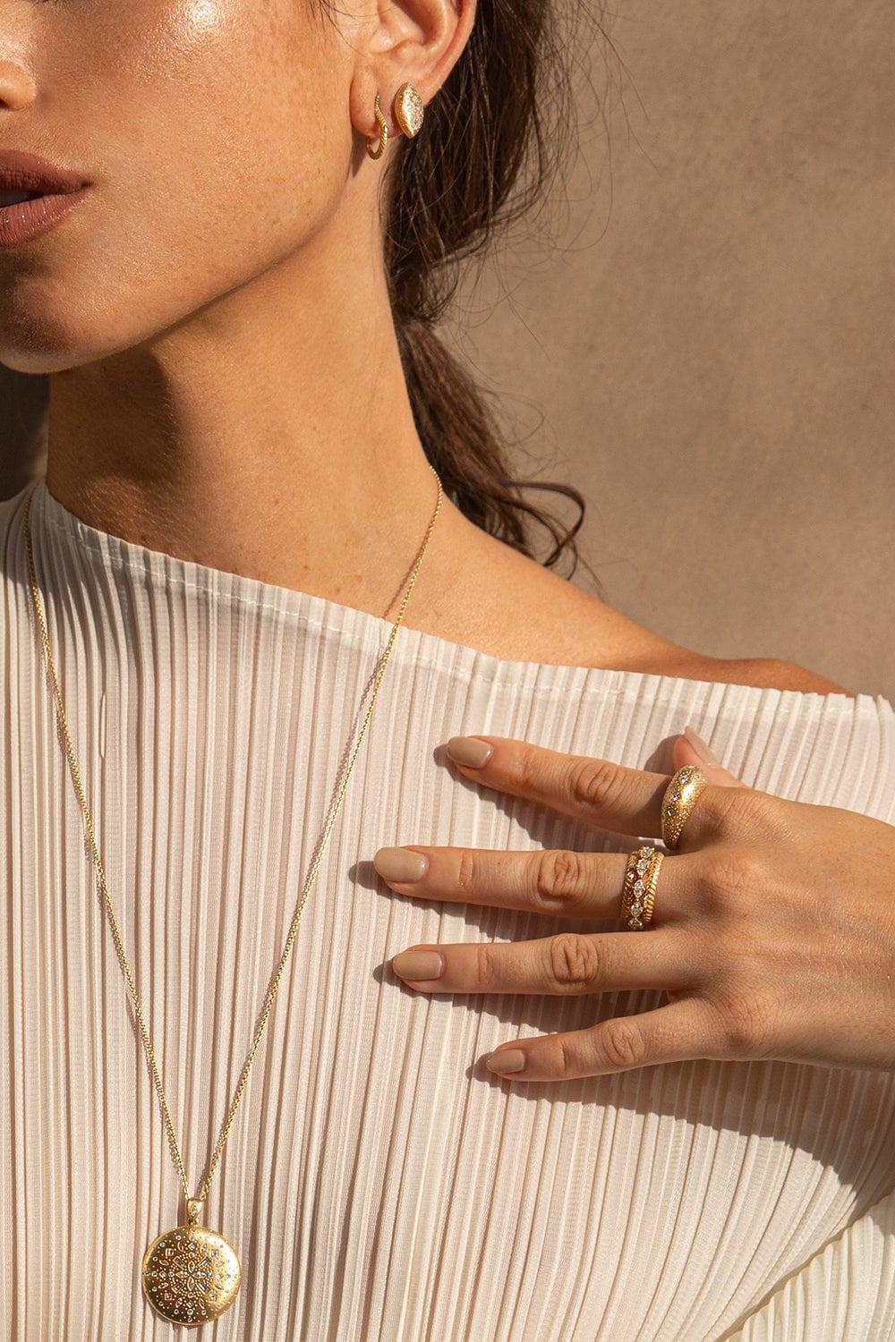 MEREDITH YOUNG-Princess Signet Ring-YELLOW GOLD