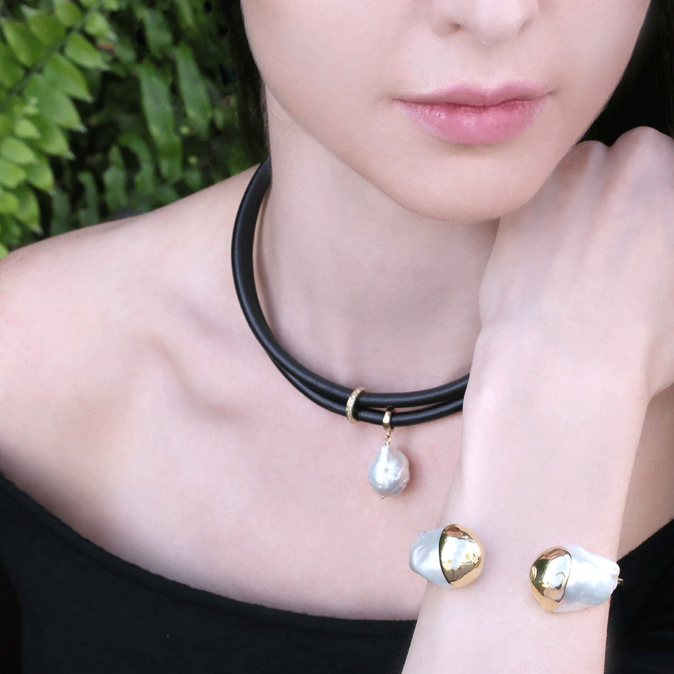 MIZUKI-Fluid Gold White Freshwater Double Pearl Cuff-YELLOW GOLD