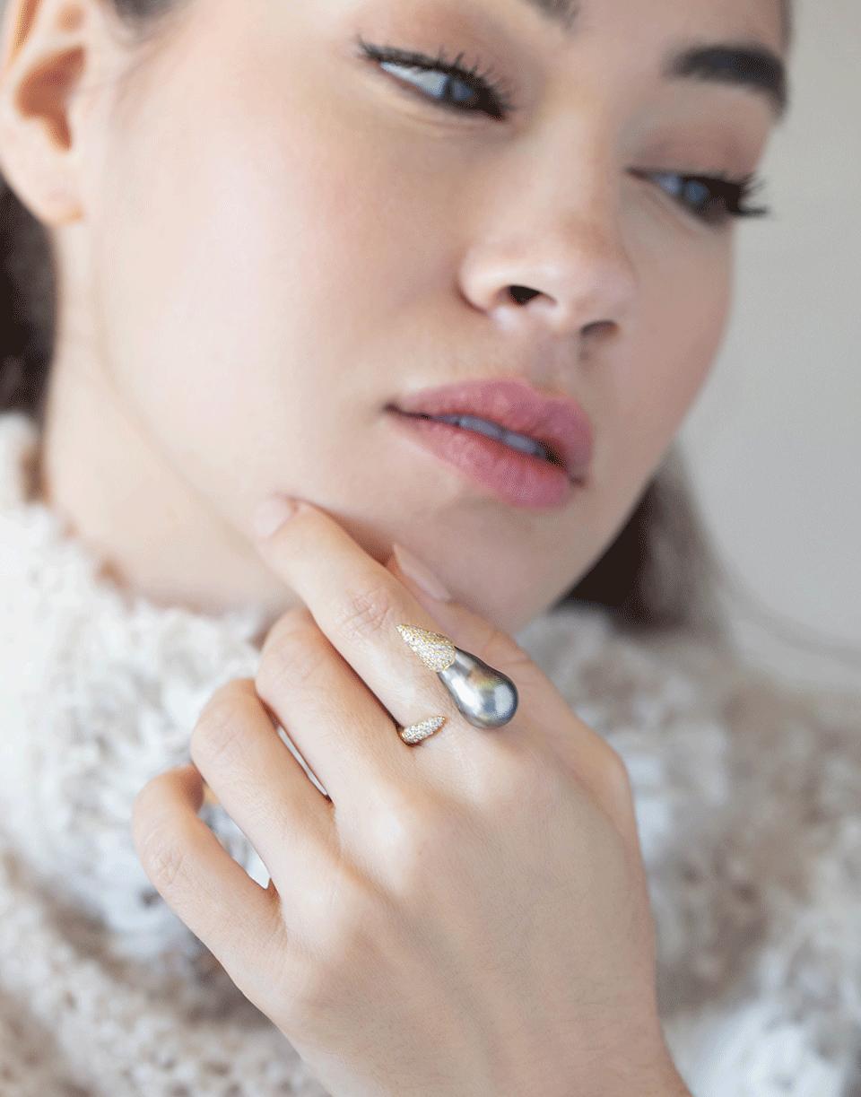 MIZUKI-Black Tahitian and Pave Ring-YELLOW GOLD