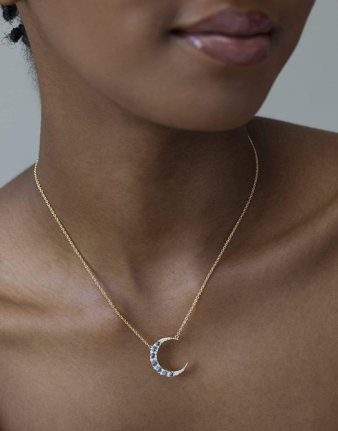 MONICA RICH KOSANN-Aquamarine Midi Crescent Moon Necklace-YELLOW GOLD