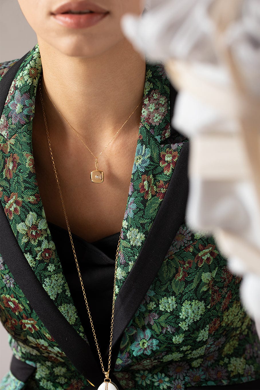 MONICA RICH KOSANN-Cushion Viv Locket with Diamond Necklace-YELLOW GOLD