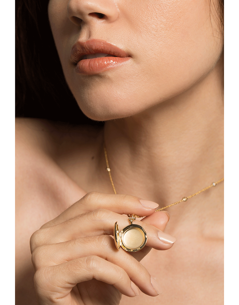 MONICA RICH KOSANN-Round Locket with Center Star Diamond-YELLOW GOLD