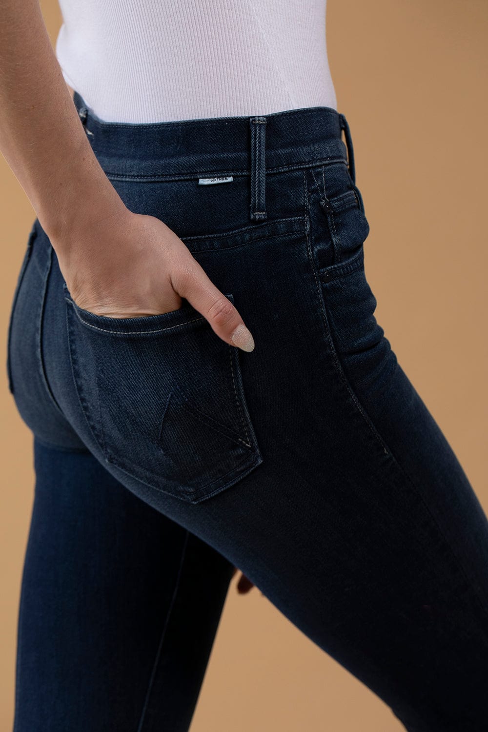 MOTHER-The Insider Crop Step Fray Jean-