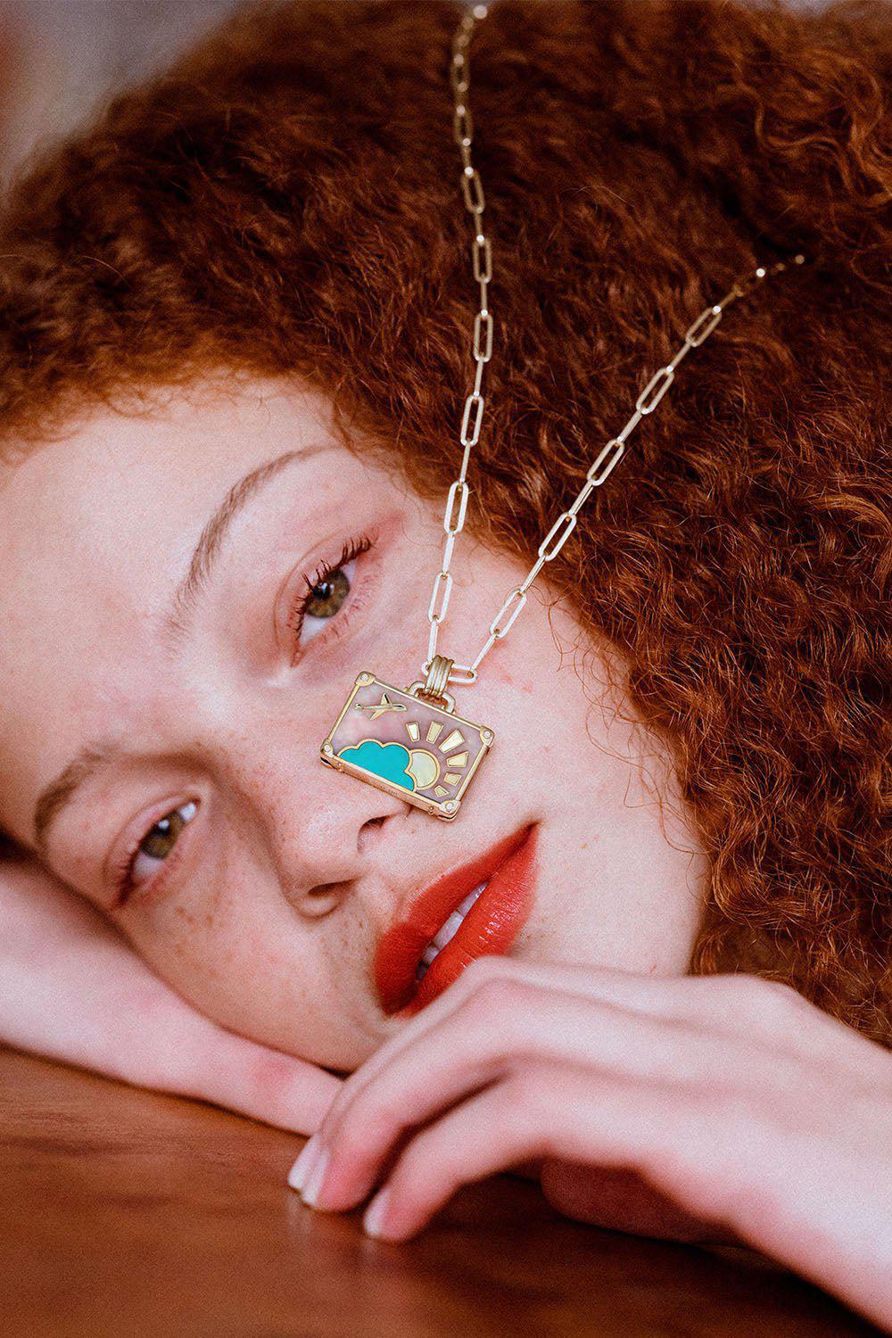 NEVERNOT-Large Flamingo Sunset Suitcase Necklace-YELLOW GOLD