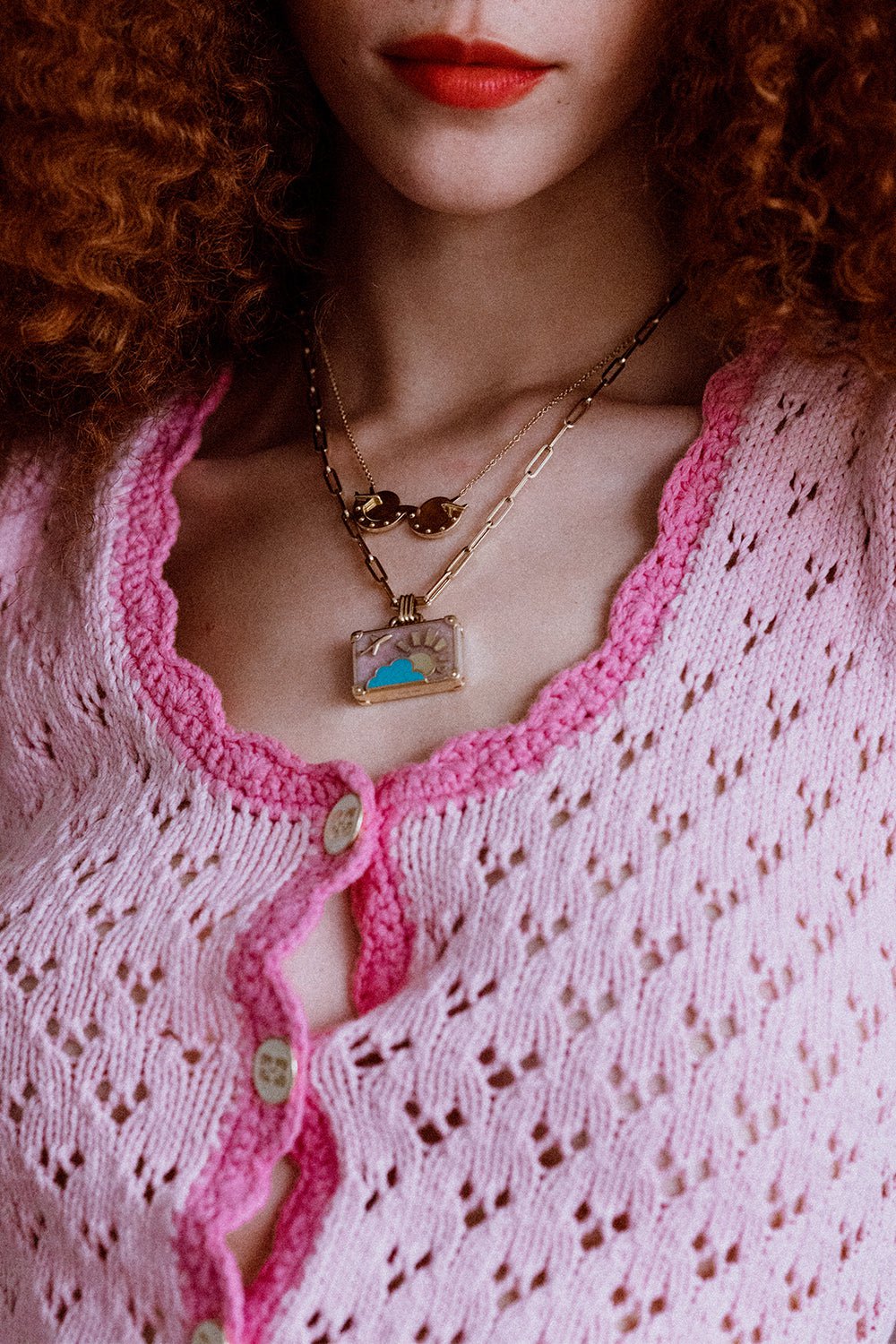 NEVERNOT-Large Flamingo Sunset Suitcase Necklace-YELLOW GOLD