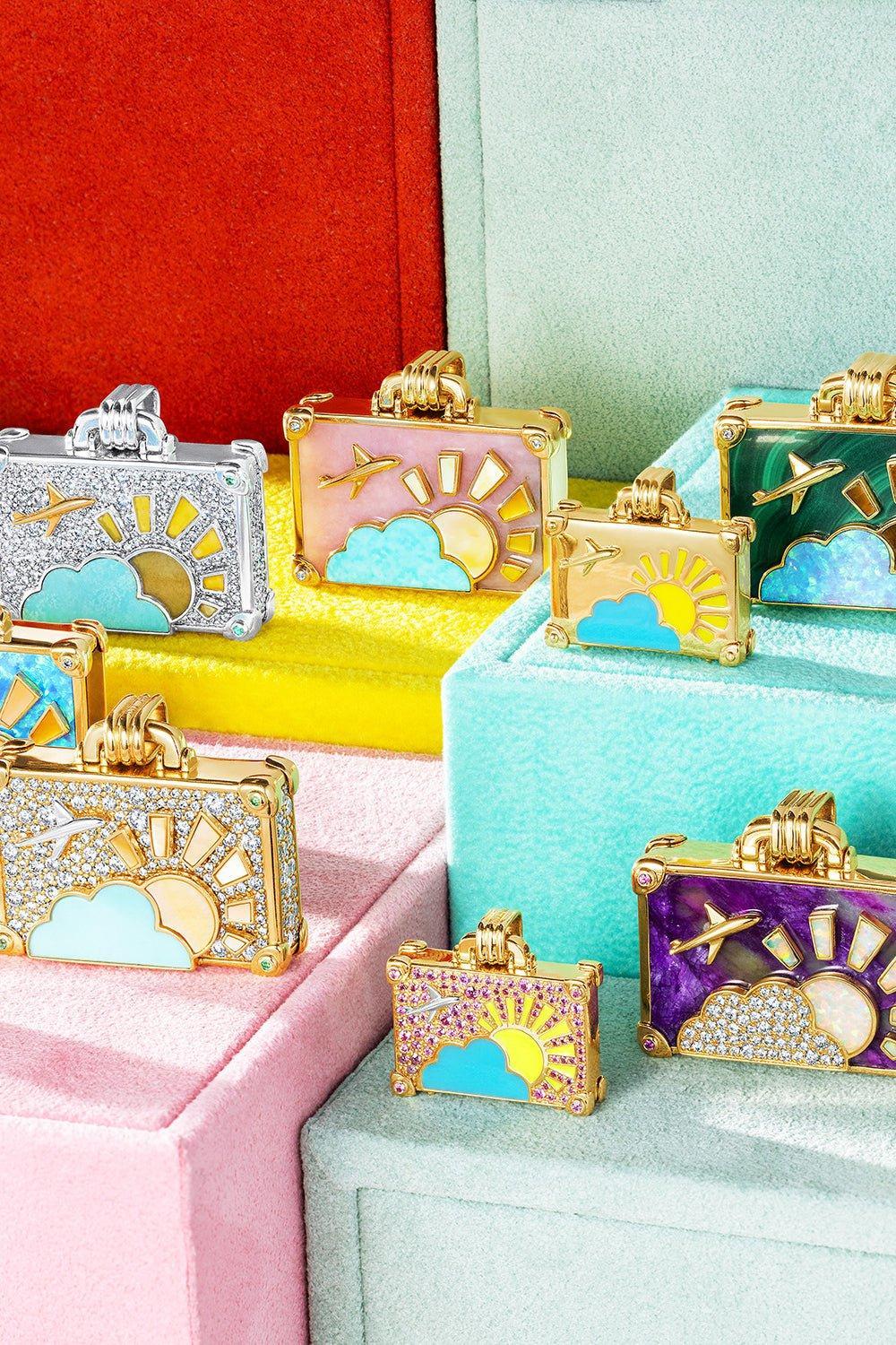 NEVERNOT-Small Weekend Trip Suitcase Necklace-YELLOW GOLD