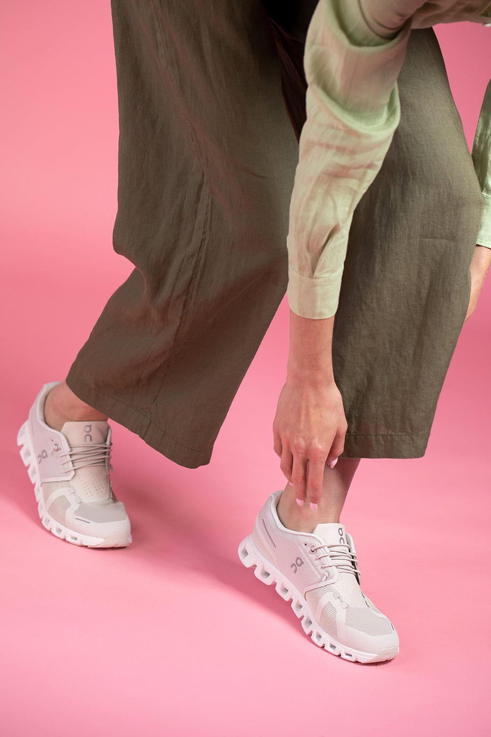 ON RUNNING-Cloud 5 Running Shoe - Pearl White-