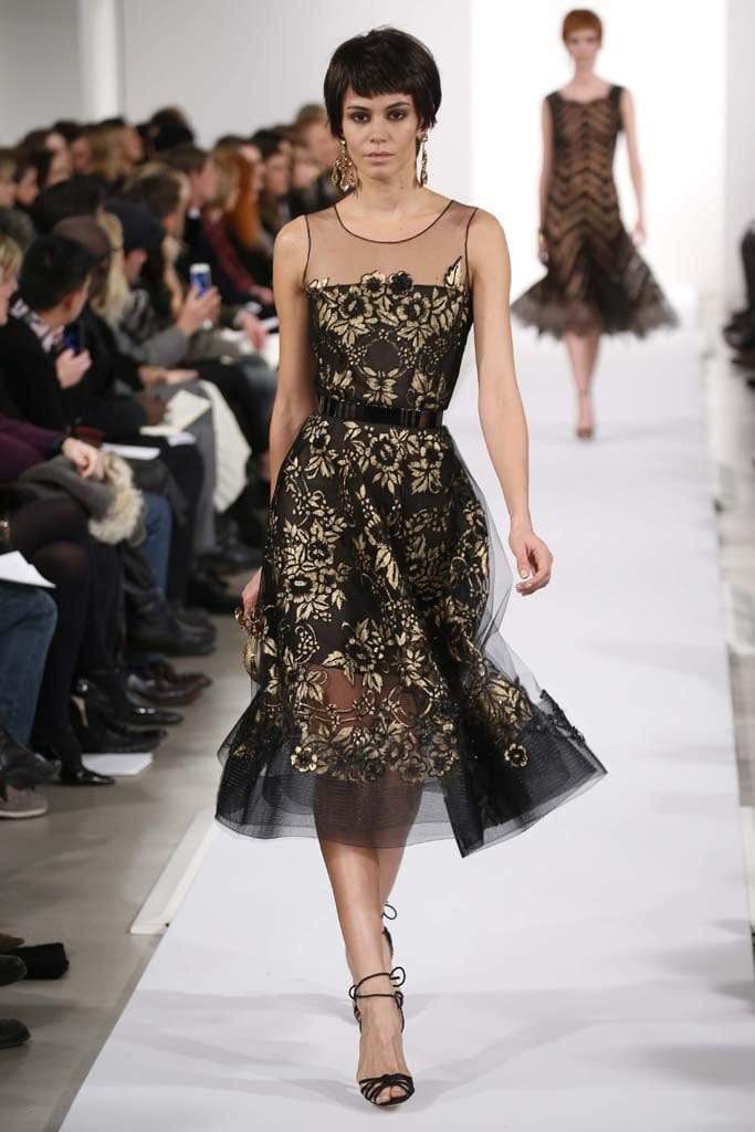 OSCAR DE LA RENTA-Illusion Neck Embroidered Dress-BLK/GLD