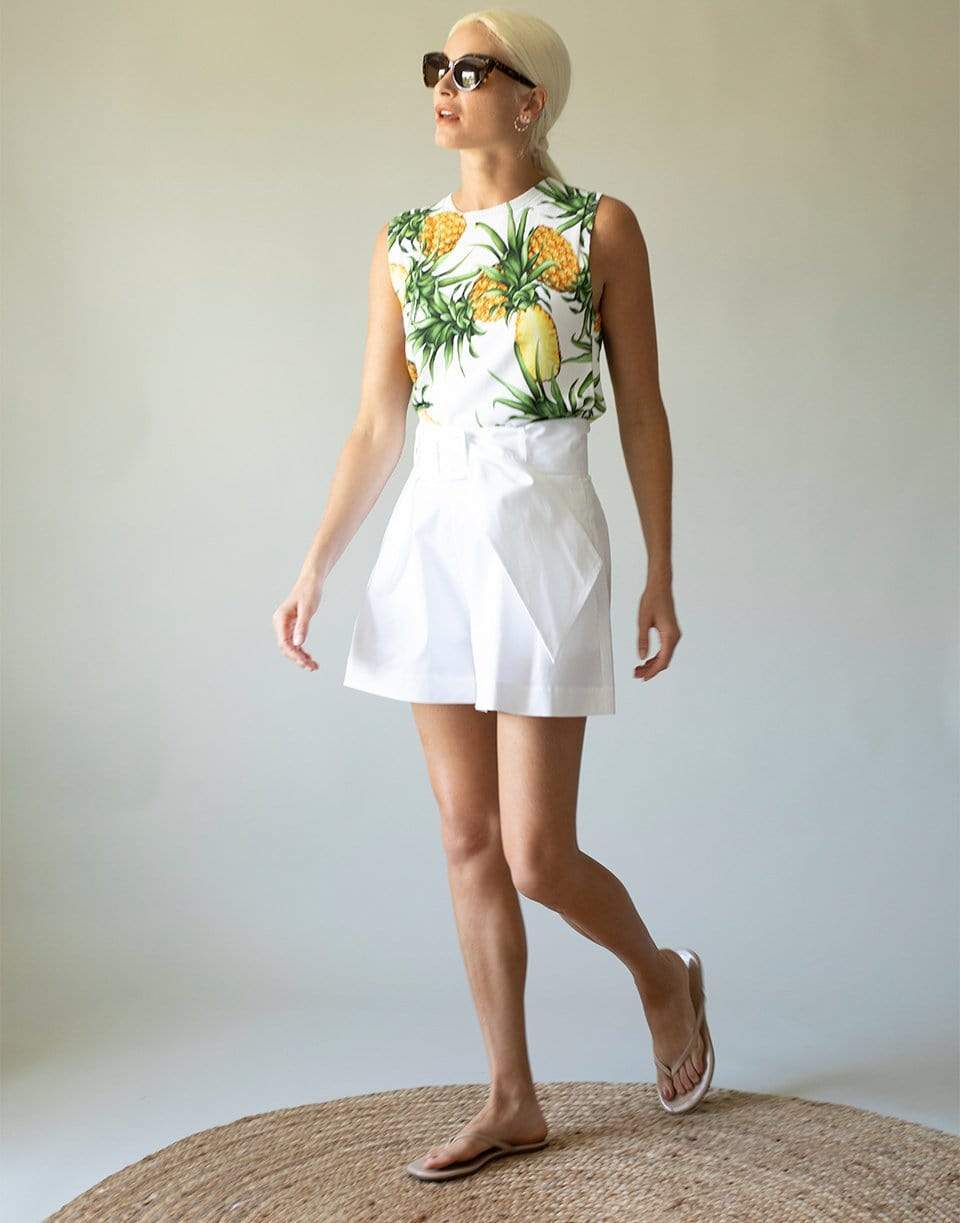 OSCAR DE LA RENTA-White Pleated Shorts with Belt-