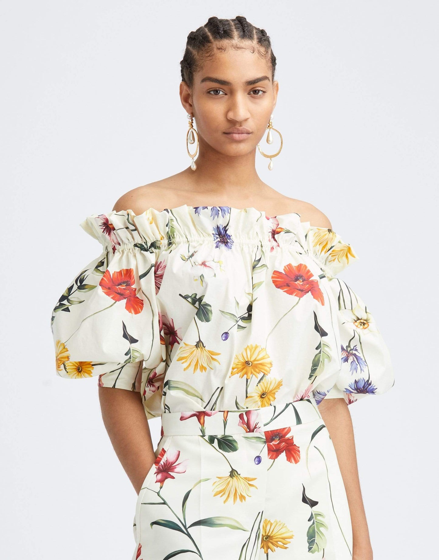 OSCAR DE LA RENTA-Off Shoulder Short Sleeve Floral Blouse-
