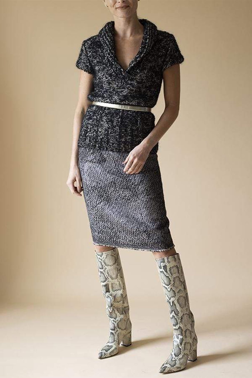 OSCAR DE LA RENTA-Cap Sleeve V-Neck Tweed Pullover-BLACK