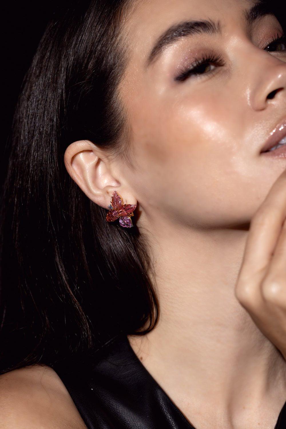 PIRANESI-Carved Leaf Stud Earrings-YELLOW GOLD