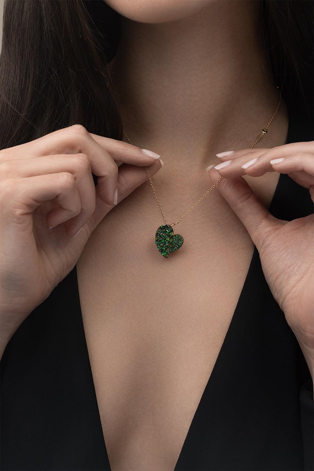 Tsavorite Medium Wave Heart Necklace-YELLOW GOLD-18-JEWELRYFINE JEWELNECKLACE O-PIRANESI