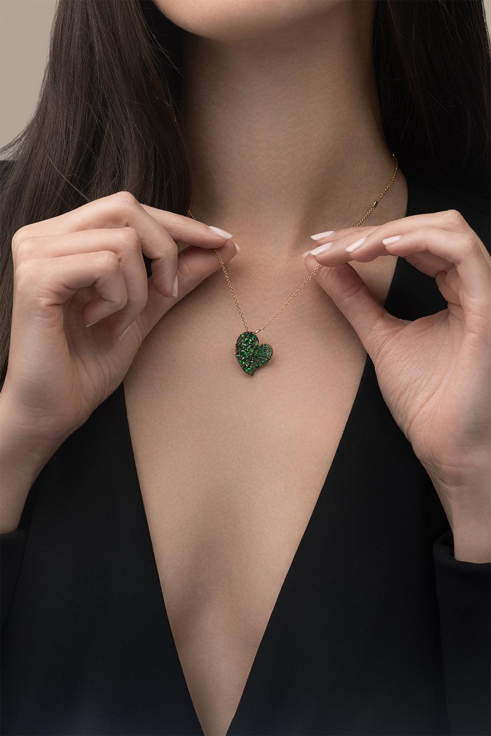 Tsavorite Medium Wave Heart Necklace-YELLOW GOLD-18-JEWELRYFINE JEWELNECKLACE O-PIRANESI