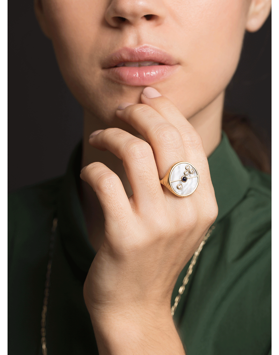 RETROUVAI-Compass Signet Ring-YELLOW GOLD