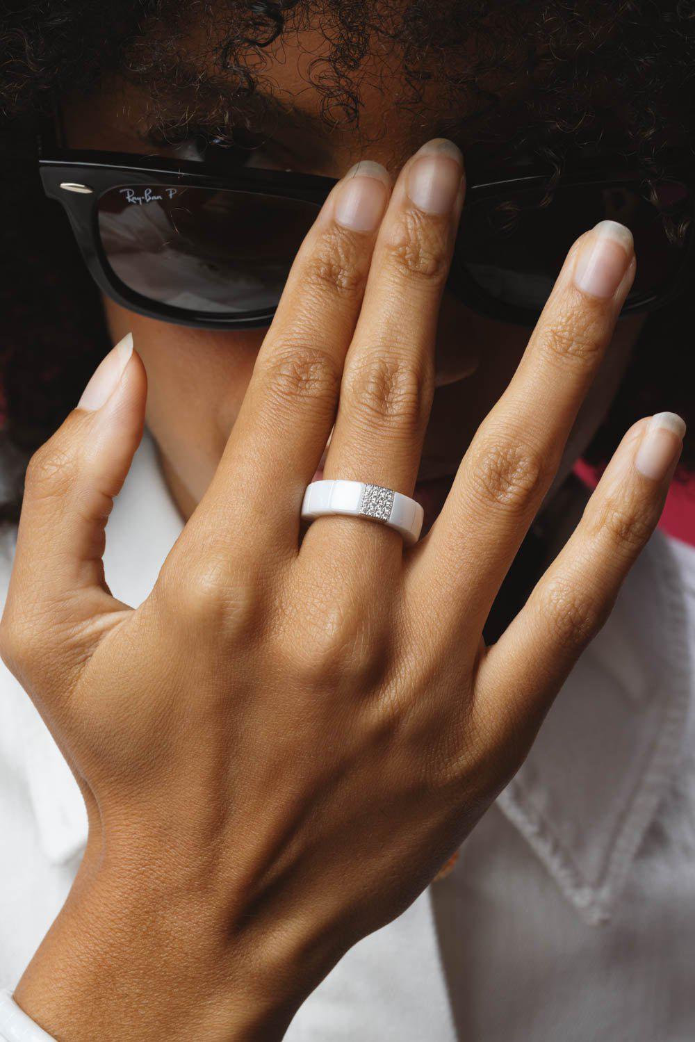 ROBERTO DEMEGLIO-1 Row Diamond White Ceramic Scacco Stretch Ring-WHITE GOLD