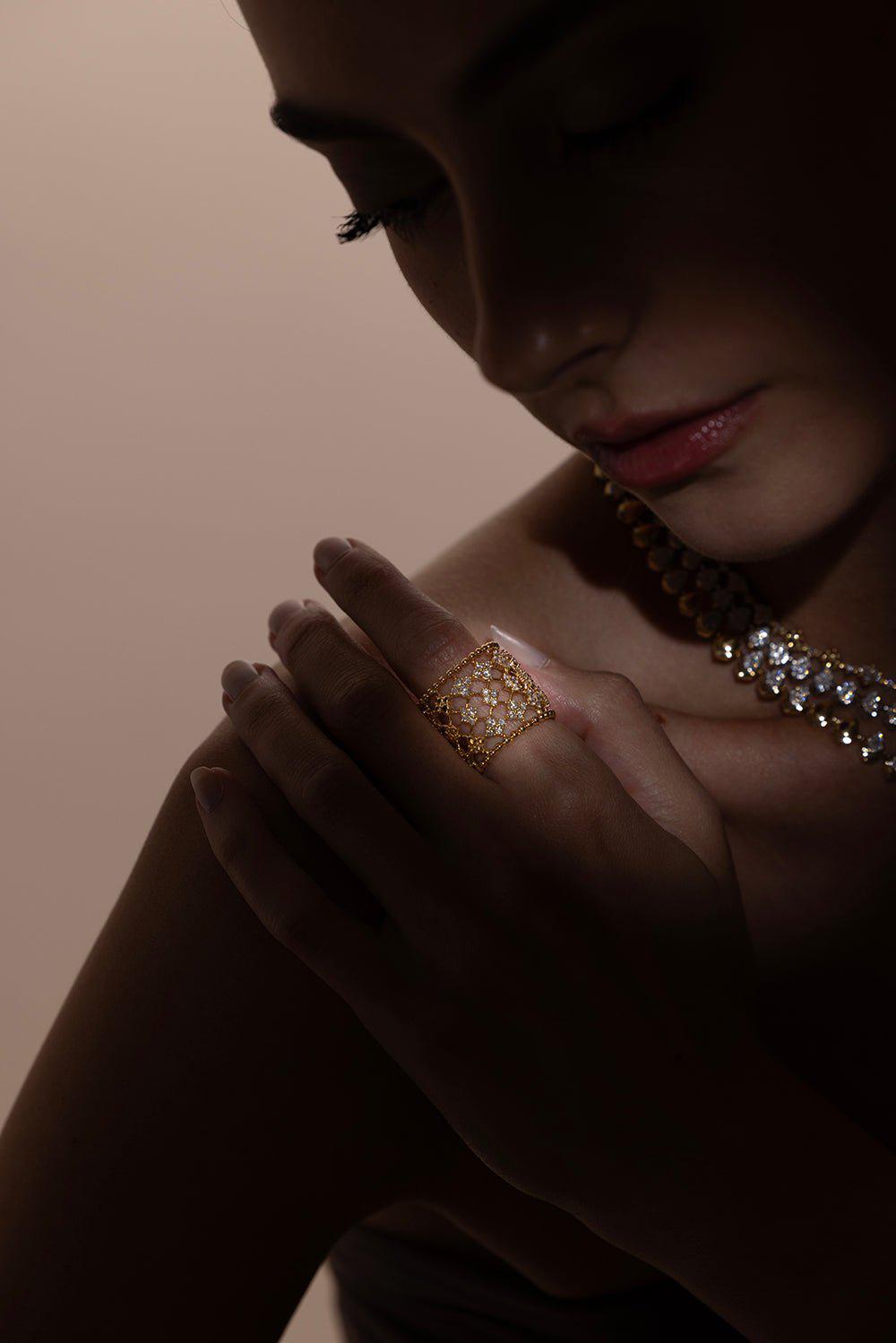 SARA WEINSTOCK-Dujour Couture Diamond Ring-YELLOW GOLD