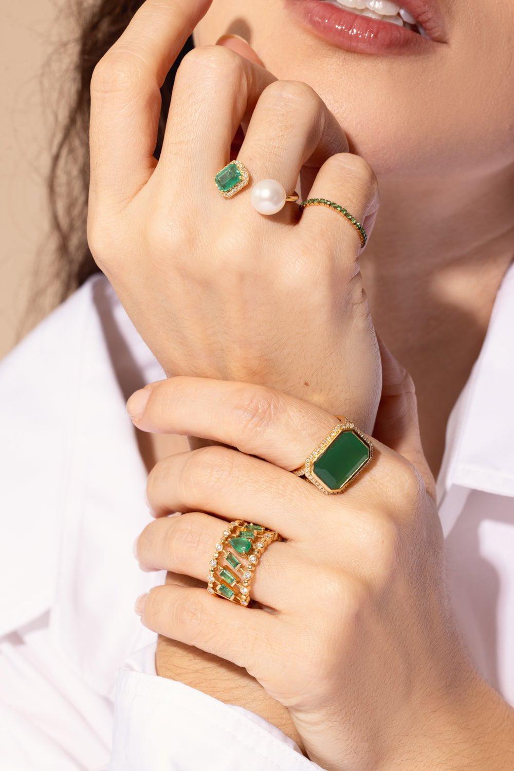 SHAY JEWELRY-DIAMOND DOT DASH EMERALD PEAR RING-YELLOW GOLD