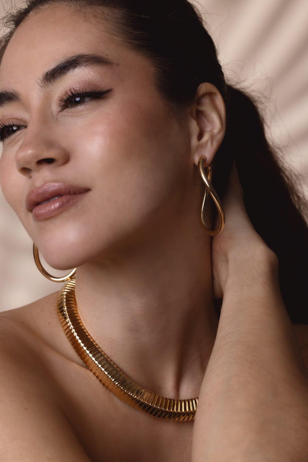 SIDNEY GARBER-Curved Oval Hoop Earrings-YELLOW GOLD