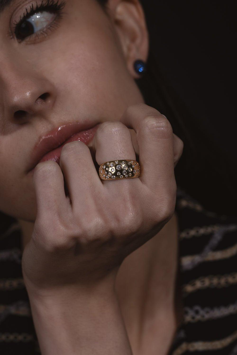 SIDNEY GARBER-Spotted Soft Volume Ring-YELLOW GOLD