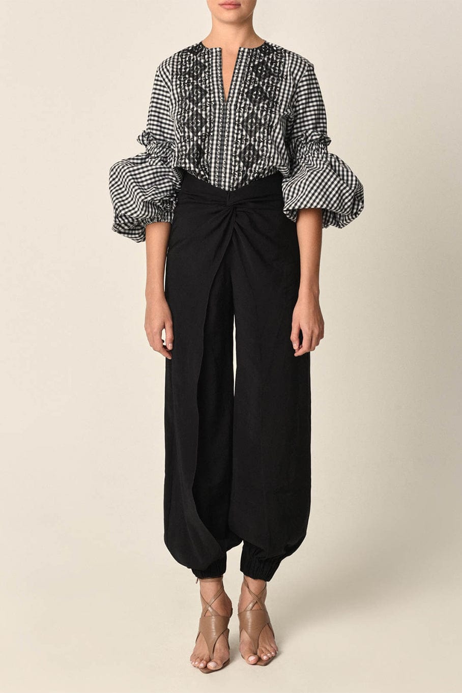 SILVIA TCHERASSI-Raimondo Pant-