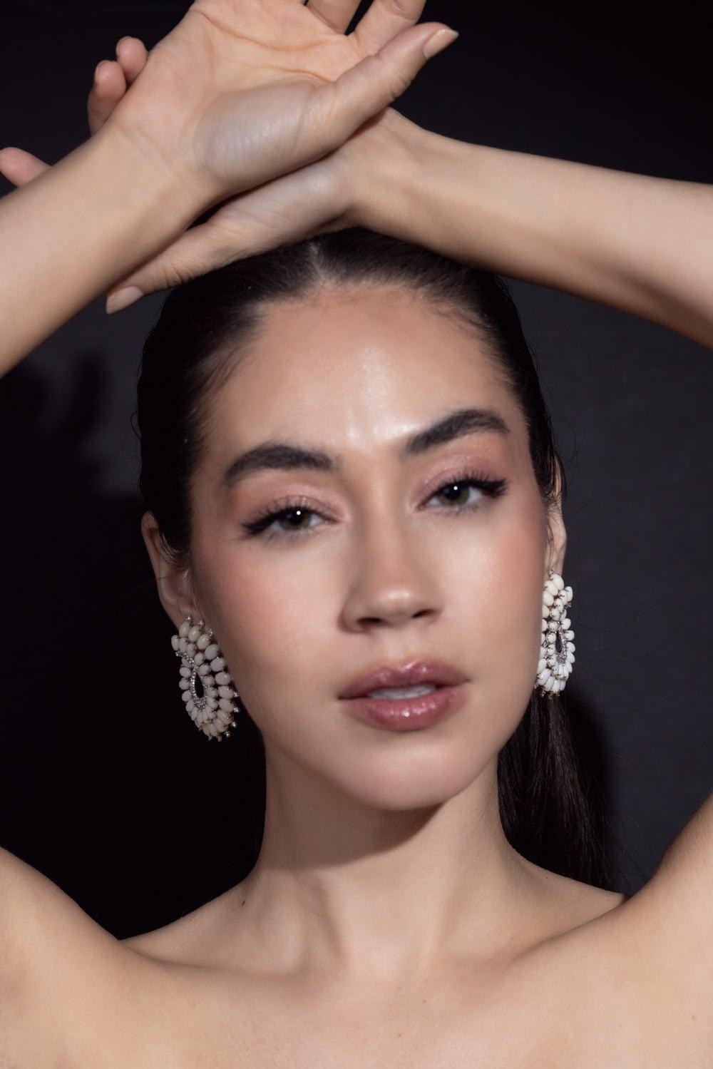 SUTRA-Round Agate Earrings-WHITE GOLD