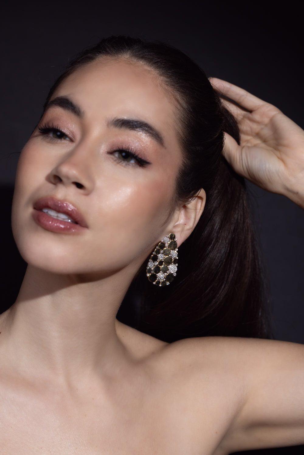 SUTRA-Diamond Long Pear Earrings-YELLOW GOLD