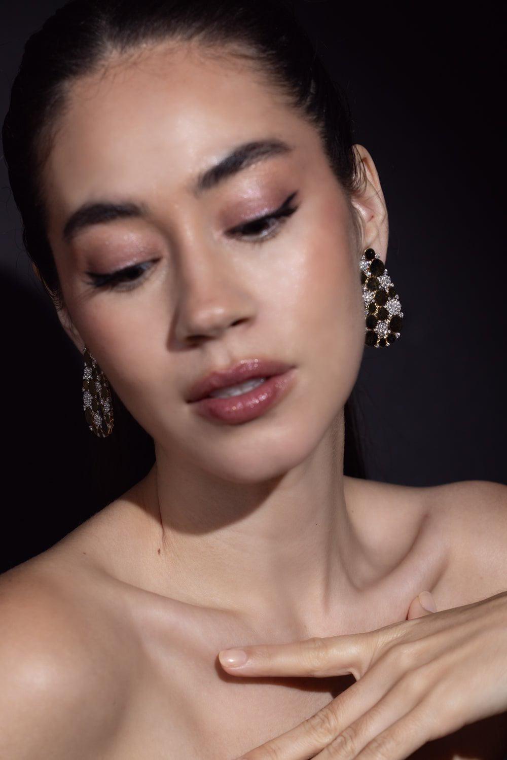 SUTRA-Diamond Long Pear Earrings-YELLOW GOLD