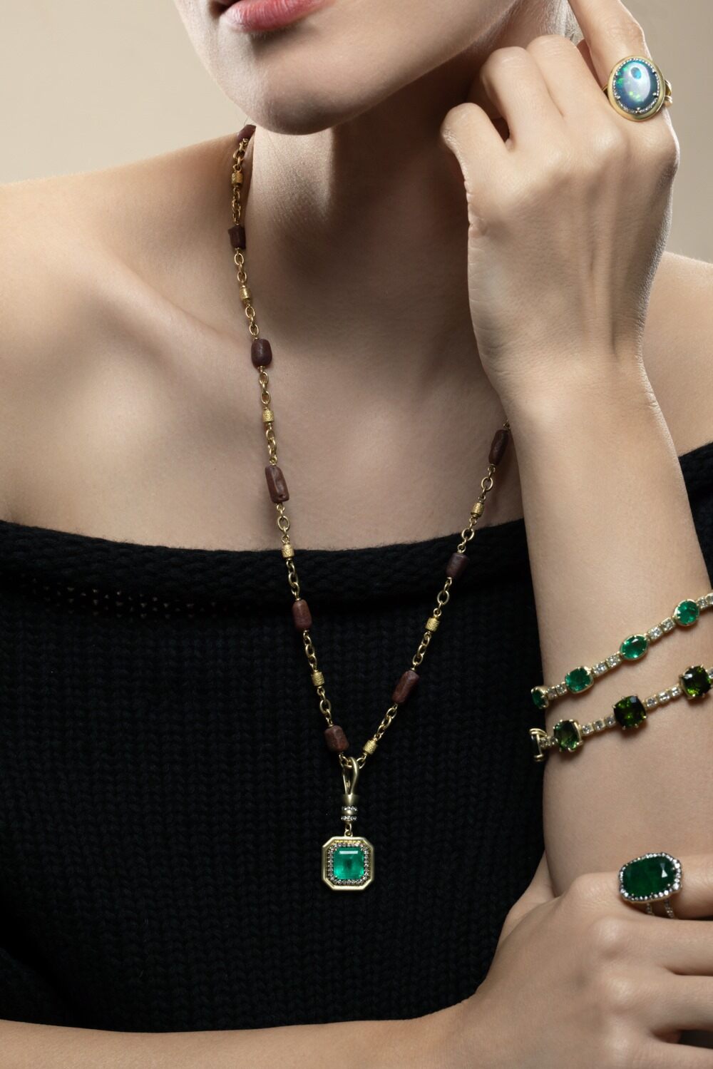 Colombian Emerald Neo Clasp Pendant-YELLOW GOLD-JEWELRYFINE JEWELPENDANT-SYLVA & CIE