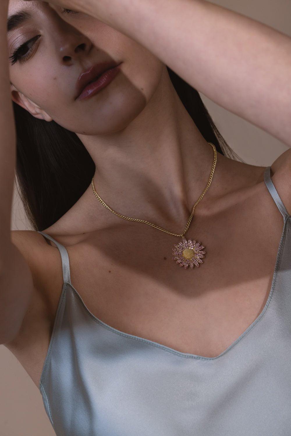 TANYA FARAH-Diamond Daisy Center Pendant-YELLOW GOLD