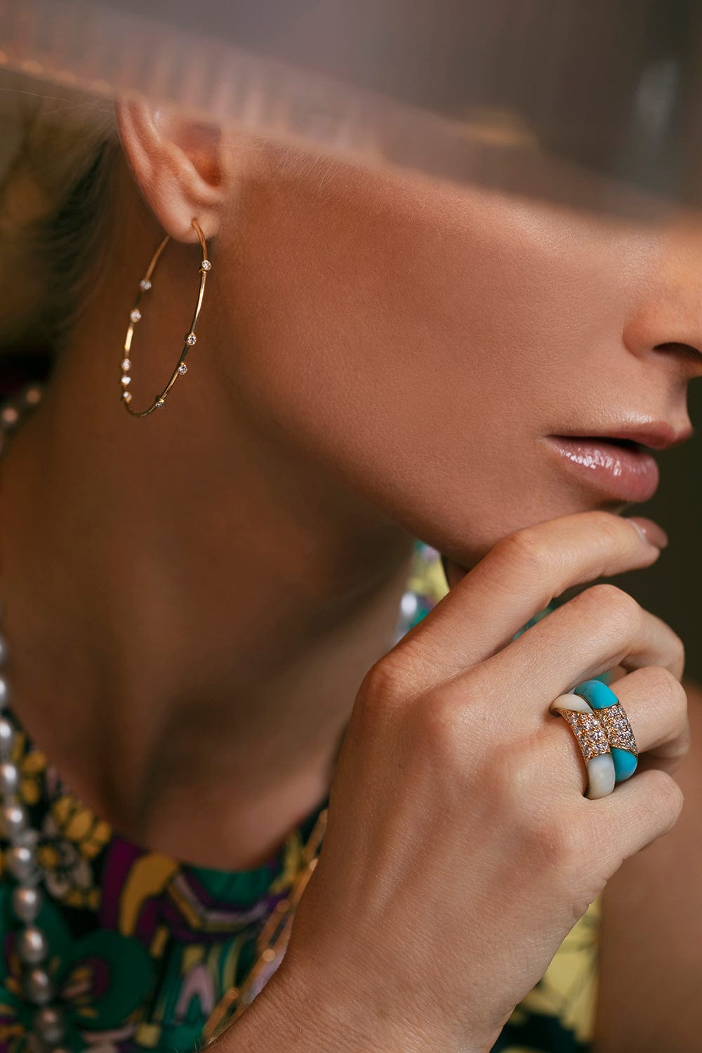 UNIFORM OBJECT-Diamond Floating Hoops-YELLOW GOLD