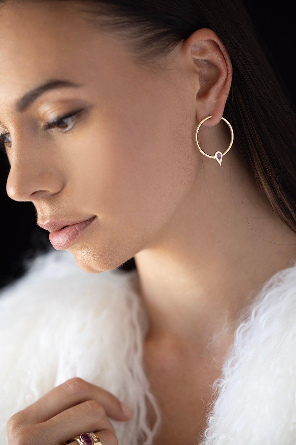 UNIFORM OBJECT-Pink Sapphire Thorn Hoop Earrings-YELLOW GOLD