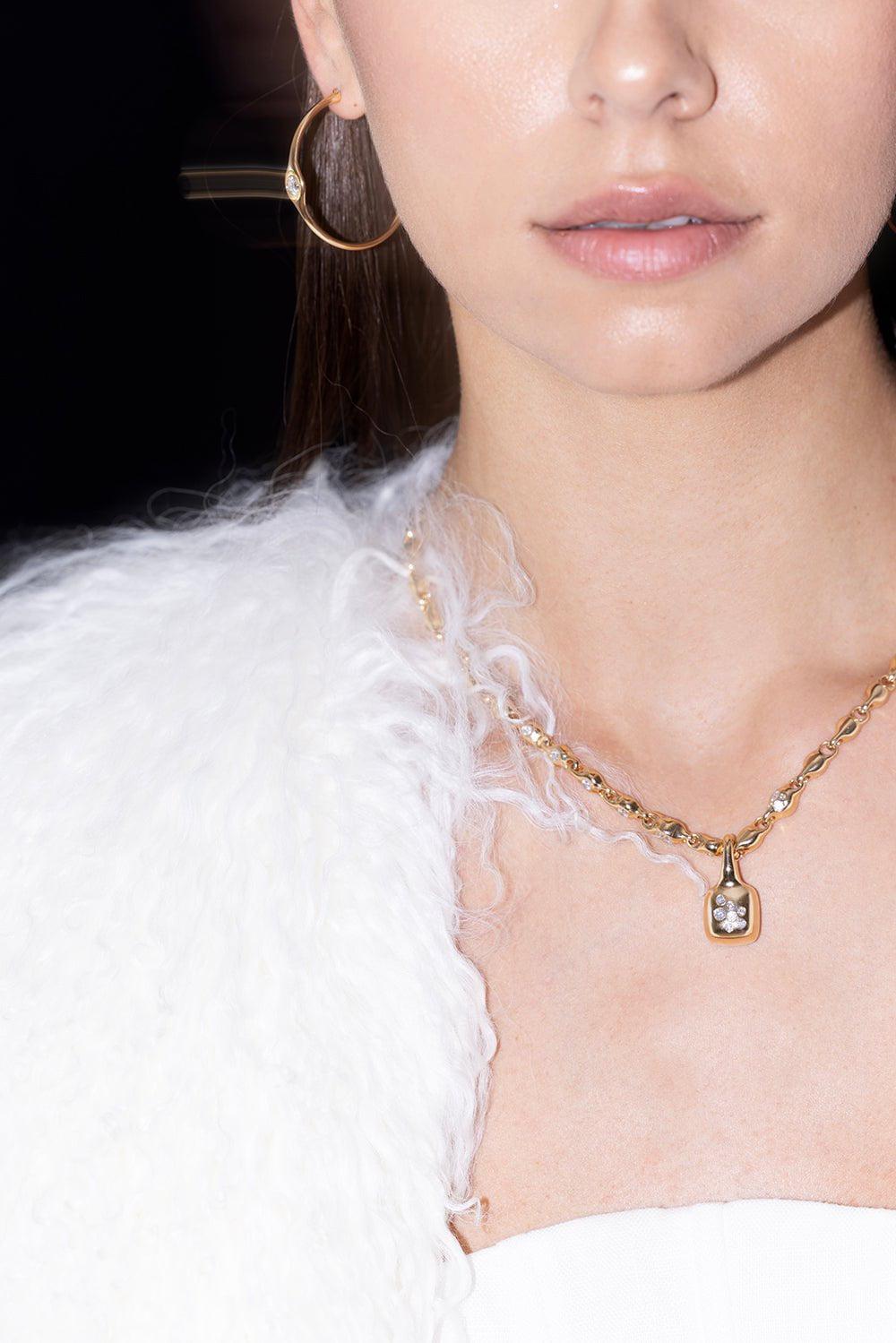 UNIFORM OBJECT-Blue Sapphire Reflection Chain + Carriage-YELLOW GOLD