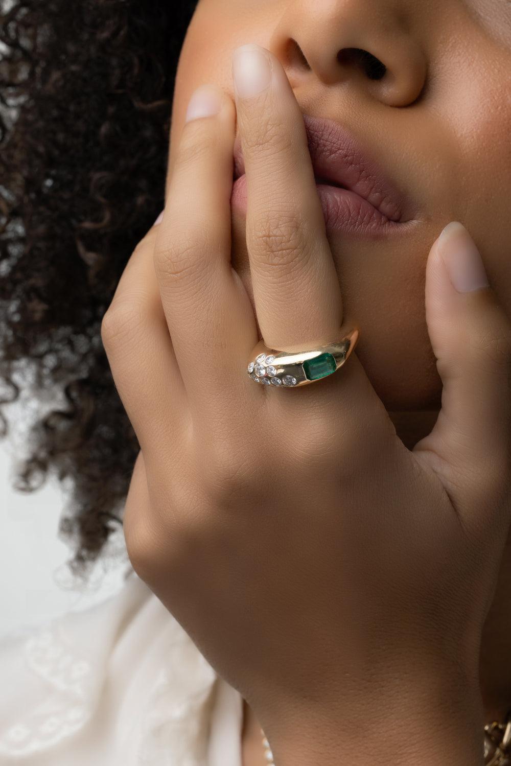 Emerald Dowry Ring-YELLOW GOLD-7-JEWELRYFINE JEWELRING-UNIFORM OBJECT