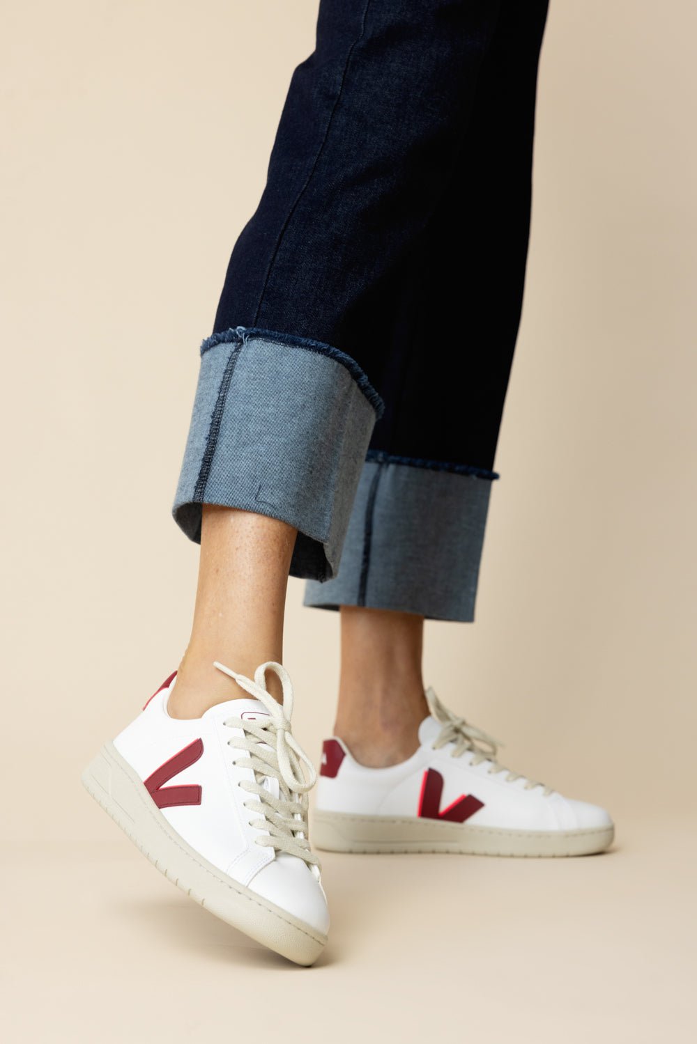 VEJA-Urca Sneaker - Extra White Marsala Rose-